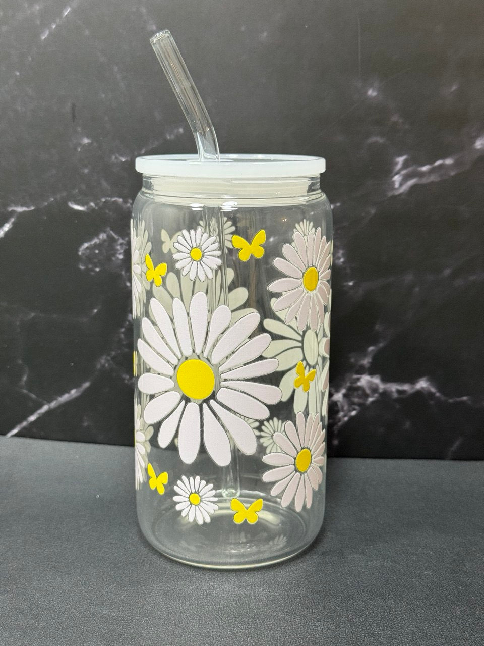 White Daisies—Glass Cup